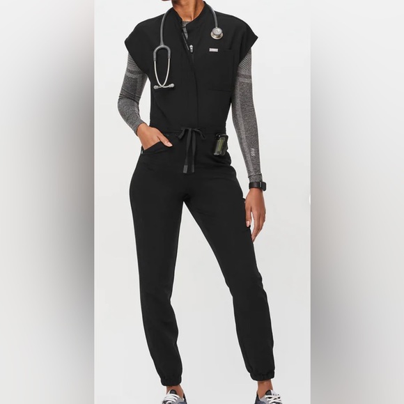 Figs Scrubs Jumpsuit NWT MEDIUM BLACK. LIMITED EDITION ITEM - Picture 1 of 2